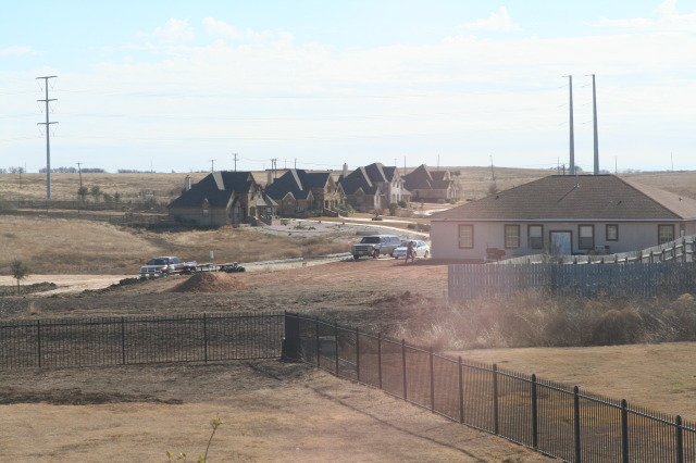 2011/01(January)/Neighbor-back-yard-work/640x480_2011-01-08-Neighbor-backyard-work-79.JPG