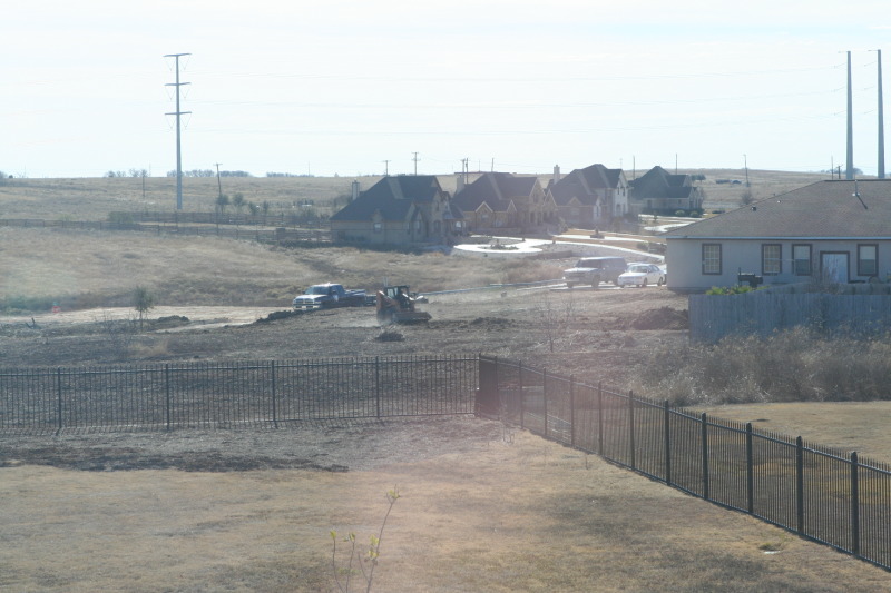 2011/01(January)/Neighbor-back-yard-work/800x600_2011-01-08-Neighbor-backyard-work-12.JPG