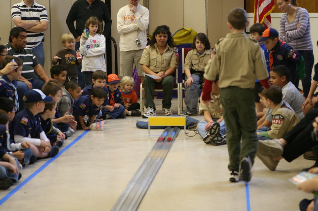 2011/01(January)/Pack409-Pinewood-Derby/1024x768_2011-01-29-Pack409-Pinwood-Derby-13-Andrew.JPG