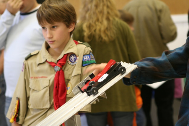 2011/01(January)/Pack409-Pinewood-Derby/640x480_2011-01-29-Pack409-Pinwood-Derby-22-Chance.JPG