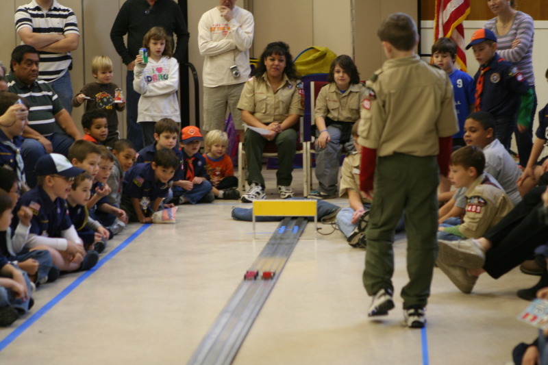2011/01(January)/Pack409-Pinewood-Derby/800x600_2011-01-29-Pack409-Pinwood-Derby-12-Andrew.JPG