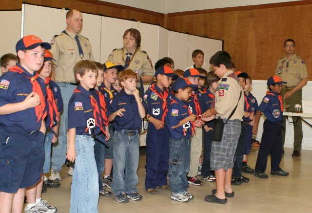 2011/02(February)/2011-Blue-n-Gold-slideshow/640x480_2010-05-19-Pack409-CrossOver-32.jpg