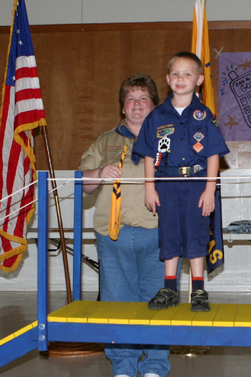 2011/02(February)/2011-Blue-n-Gold-slideshow/800x600_2010-05-19-Pack409-CrossOver-54.jpg