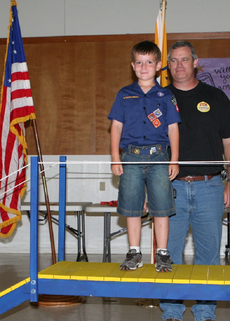 2011/02(February)/2011-Blue-n-Gold-slideshow/800x600_2010-05-19-Pack409-CrossOver-66.jpg