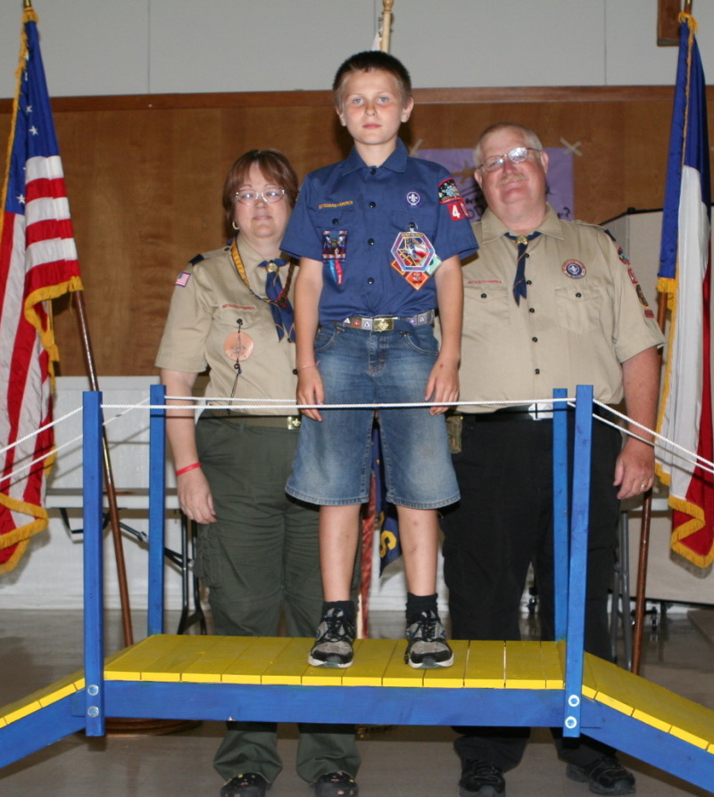 2011/02(February)/2011-Blue-n-Gold-slideshow/800x600_2010-05-19-Pack409-CrossOver-81.jpg