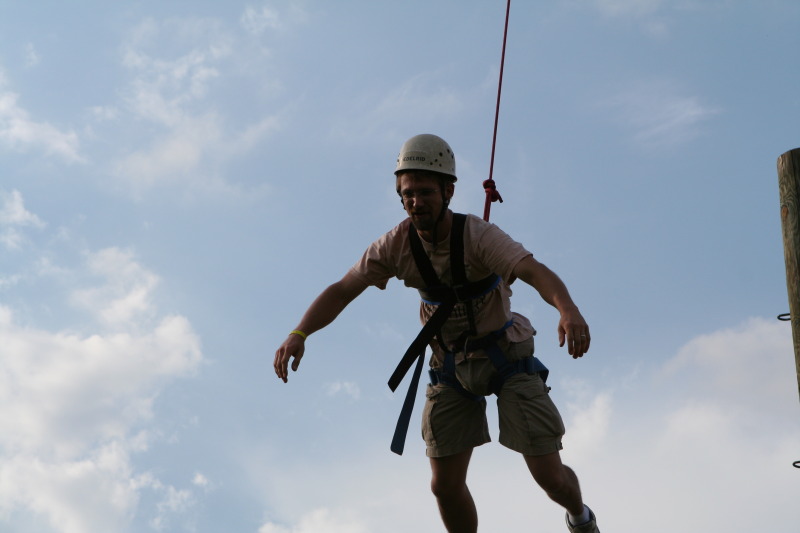 2011/02(February)/2011-Blue-n-Gold-slideshow/800x600_2010-05-22-Pack409-Camp-Champions-254-Trapeze-Jump.JPG