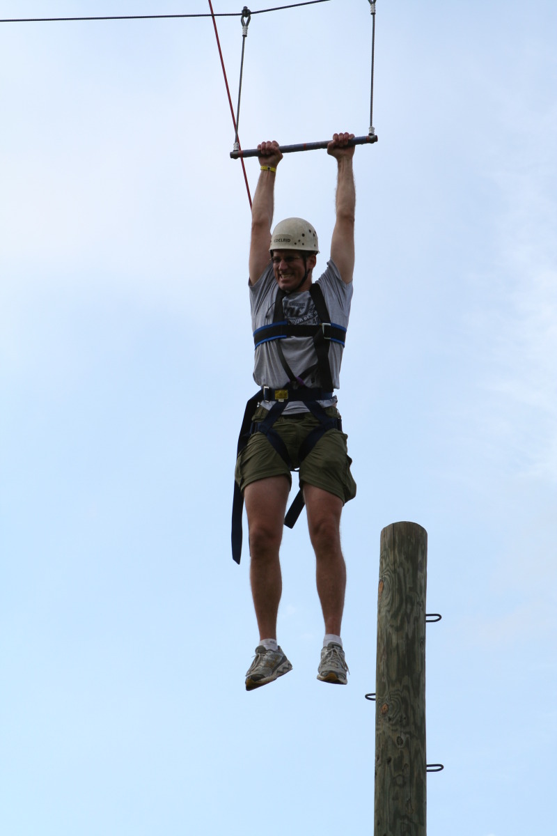 2011/02(February)/2011-Blue-n-Gold-slideshow/800x600_2010-05-22-Pack409-Camp-Champions-308-Travis-Trapeze-Jump.JPG