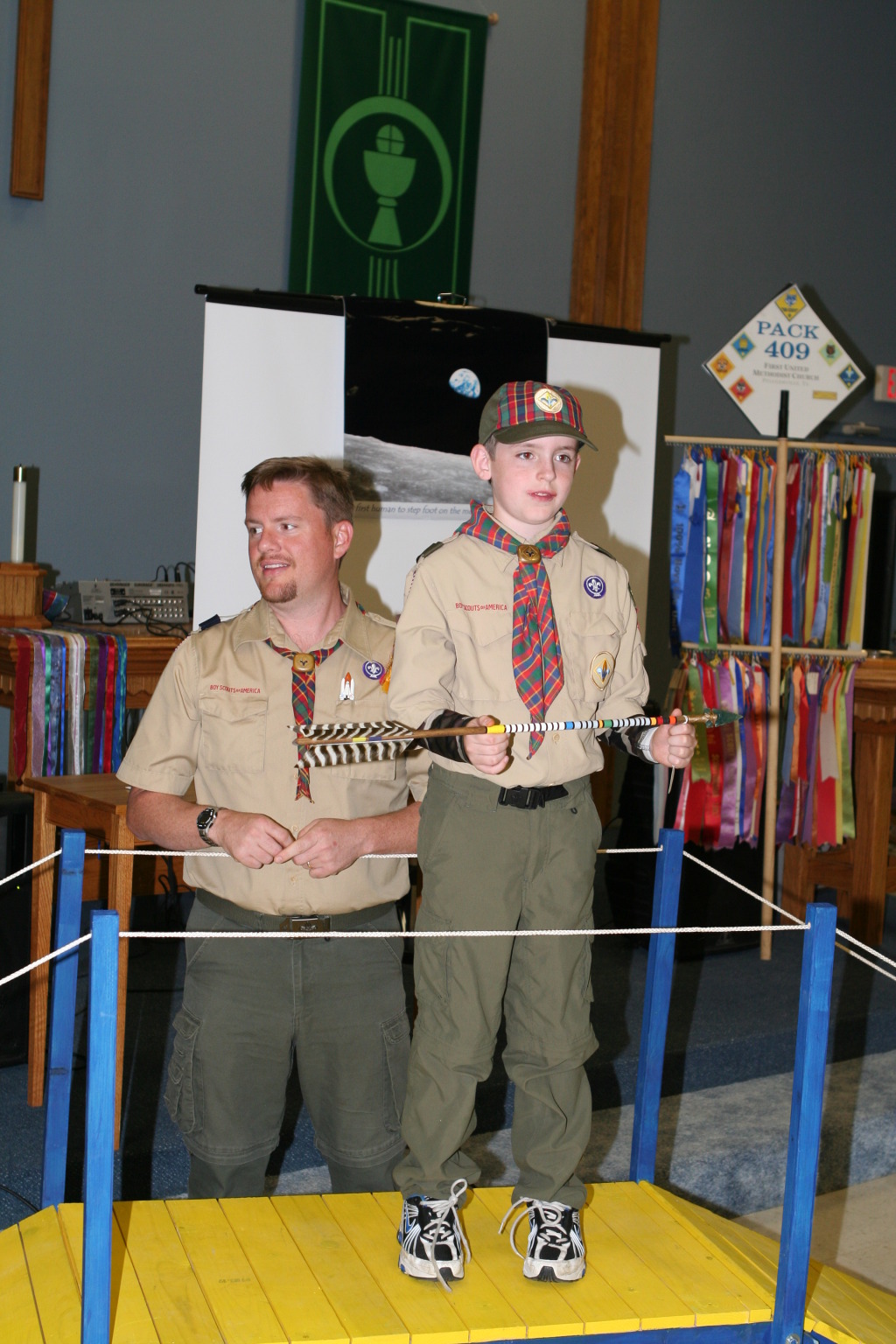 2011/02(February)/Blue-n-Gold/1024x768_2011-02-02-Pack409-Blue-n-Gold-82-Andrew-Chris.JPG