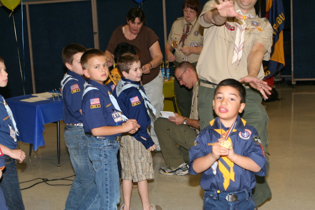 2011/02(February)/Blue-n-Gold/640x480_2011-02-02-Pack409-Blue-n-Gold-29.JPG