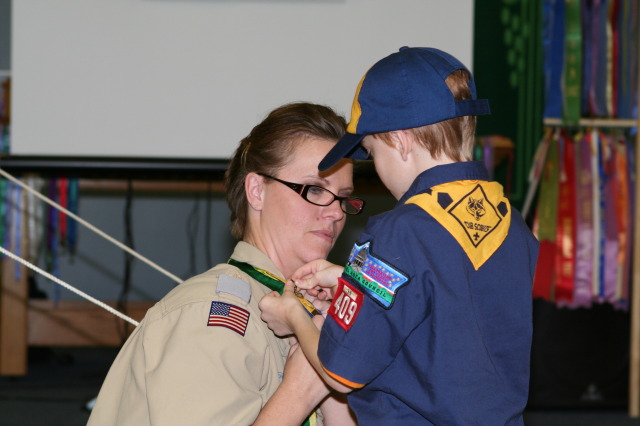 2011/02(February)/Blue-n-Gold/640x480_2011-02-02-Pack409-Blue-n-Gold-52-Shea-Mackins.JPG