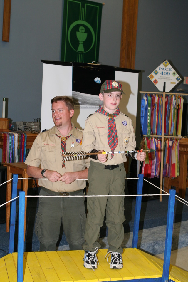 2011/02(February)/Blue-n-Gold/640x480_2011-02-02-Pack409-Blue-n-Gold-82-Andrew-Chris.JPG
