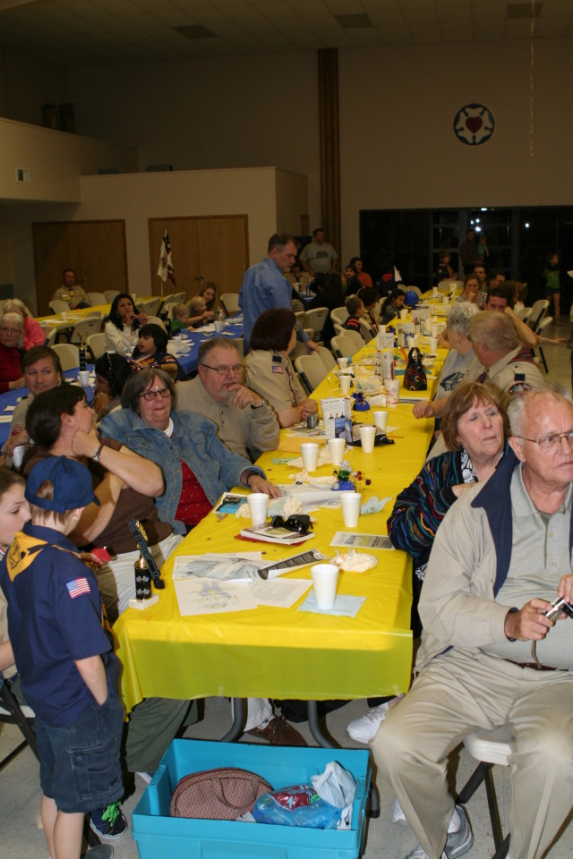 2011/02(February)/Blue-n-Gold/640x480_2011-02-02-Pack409-Blue-n-Gold-90.JPG