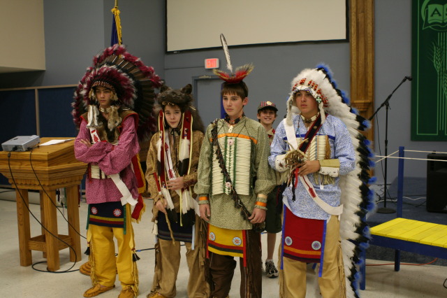 2011/02(February)/Blue-n-Gold/640x480_2011-02-02-Pack409-Blue-n-Gold-94.JPG