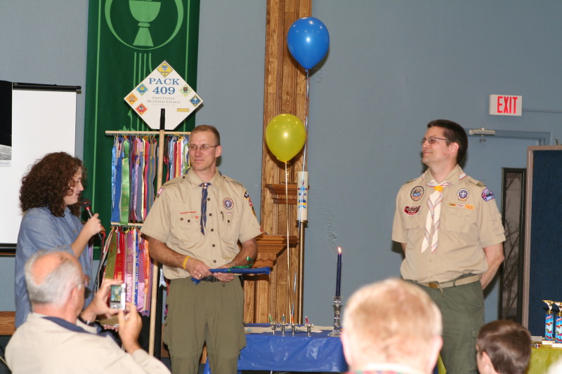 2011/02(February)/Blue-n-Gold/800x600_2011-02-02-Pack409-Blue-n-Gold-26-Suzi-Travis-Matt.JPG