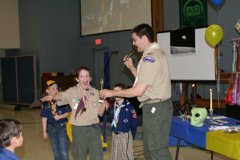 2011/02(February)/Blue-n-Gold/800x600_2011-02-02-Pack409-Blue-n-Gold-37-Case-Matt.JPG