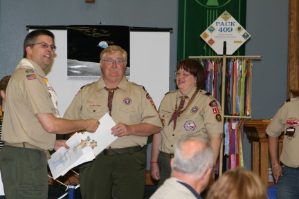 2011-02-02-Pack409-Blue-n-Gold-20-Matt-JimWebb-PennyWebb.JPG