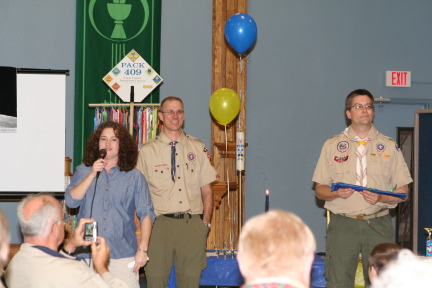 2011-02-02-Pack409-Blue-n-Gold-28-Suzi-Travis-Matt.JPG