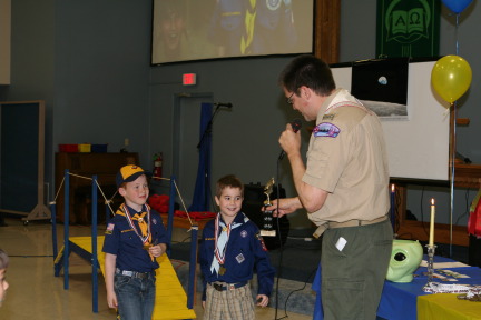 2011-02-02-Pack409-Blue-n-Gold-39.JPG