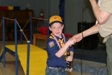 2011-02-02-Pack409-Blue-n-Gold-41.JPG