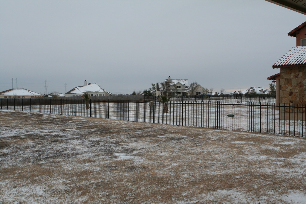 2011/02(February)/Snow-in-Austin/1024x768_2011-02-04-Snow-in-Hutto-02.JPG