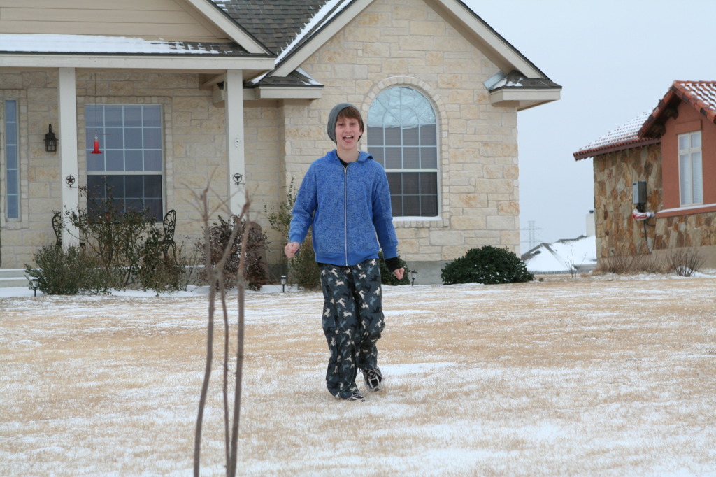 2011/02(February)/Snow-in-Austin/1024x768_2011-02-04-Snow-in-Hutto-35-Chance.JPG