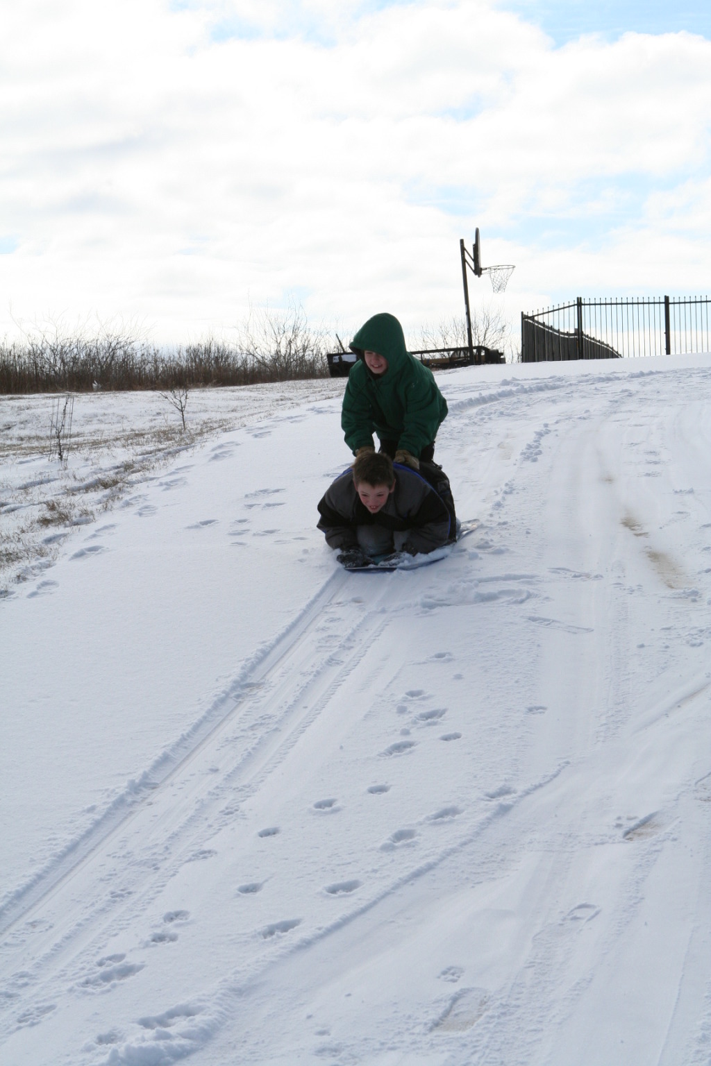 2011/02(February)/Snow-in-Austin/1024x768_2011-02-04-Snow-in-Hutto-71-Dax-Case.JPG
