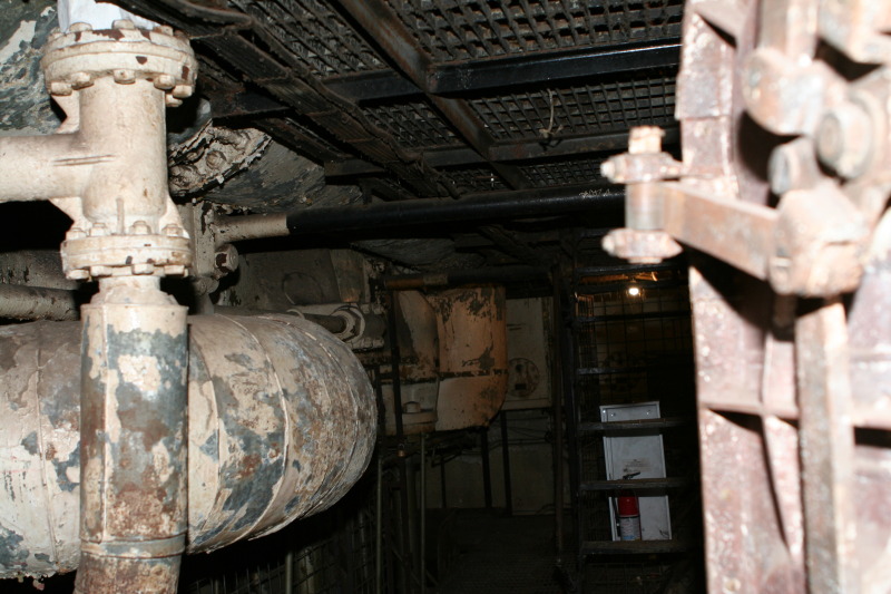 2011/03(March)/BattleshipTexas/BattleshipTexas-Day1/Private-Tour/800x600_2011-04-02-Pack409-Battleship-Texas-Private-Tour-011.JPG