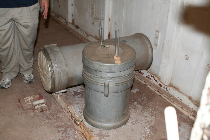 2011/03(March)/BattleshipTexas/BattleshipTexas-Day1/Private-Tour/800x600_2011-04-02-Pack409-Battleship-Texas-Private-Tour-107.JPG