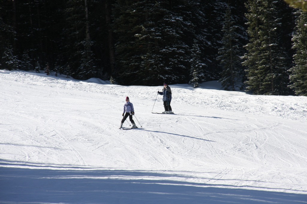 2011/03(March)/Copper-Mountain-Skiing/1024x768_2011-03-17-Copper-Mountain-31-Travis-Chance-Marci-McKenzie.jpg