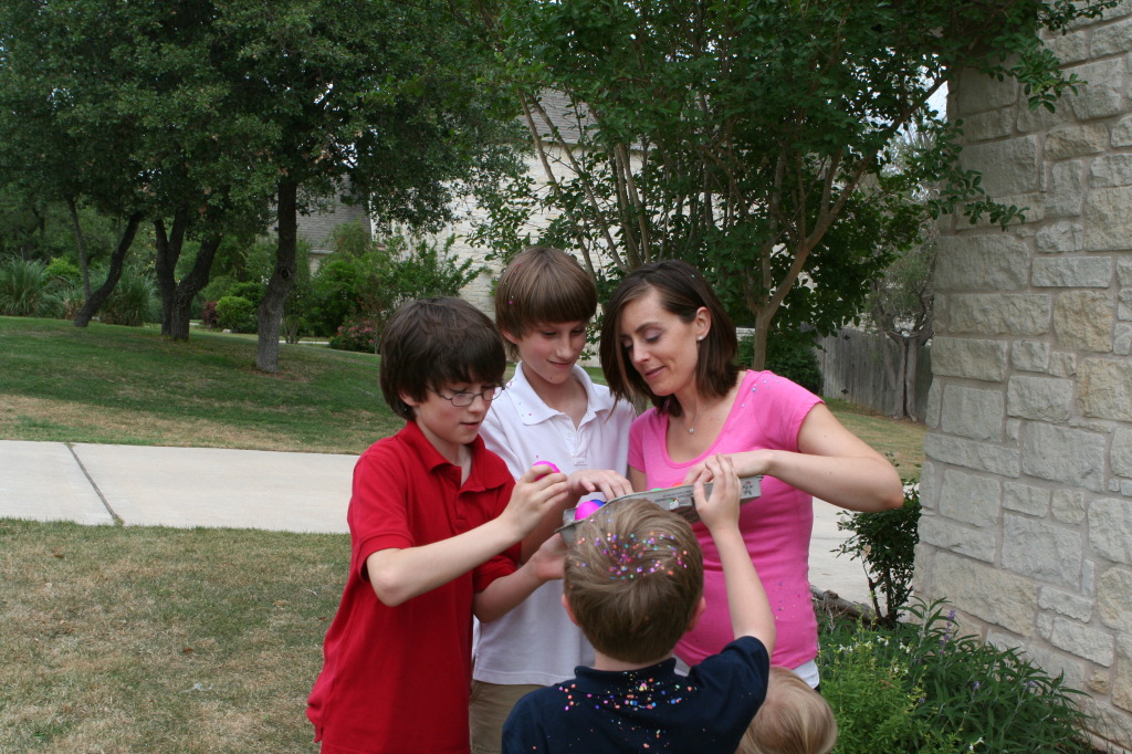 2011/04(April)/Easter/1024x768_2011-04-24-Easter-66-Dax-Chance-Heather-Ian.JPG