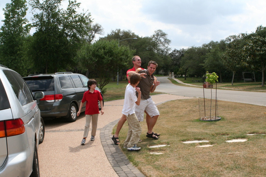 2011/04(April)/Easter/1024x768_2011-04-24-Easter-89-Josh-Travis-Chance-Dax.JPG