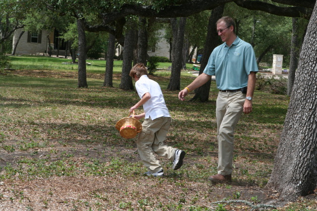 2011/04(April)/Easter/640x480_2011-04-24-Easter-29-Chance-Travis.JPG