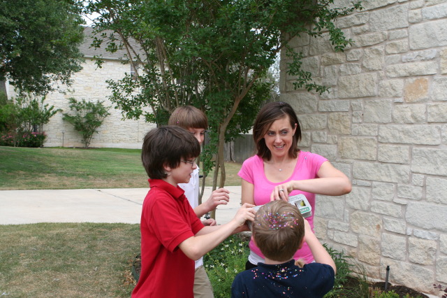 2011-04-24-Easter-65-Dax-Chance-Heather-Ian.JPG