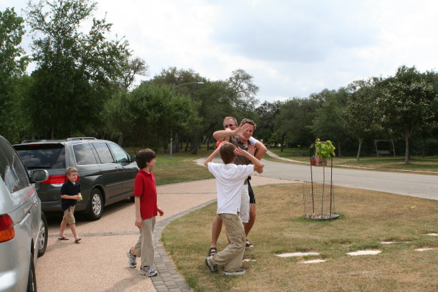 2011/04(April)/Easter/640x480_2011-04-24-Easter-90-Josh-Travis-Chance-Dax.JPG