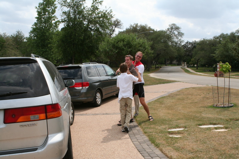 2011/04(April)/Easter/800x600_2011-04-24-Easter-85-Josh-Travis-Chance-Dax.JPG