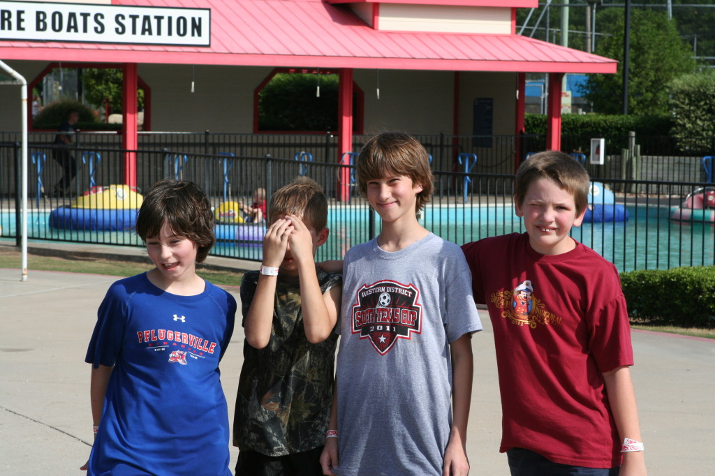 2011/05(May)/Dax-Birthday/1024x768_2011-05-08-Dax-Austin-Park-18-Dax-JC-Chance-Case.JPG