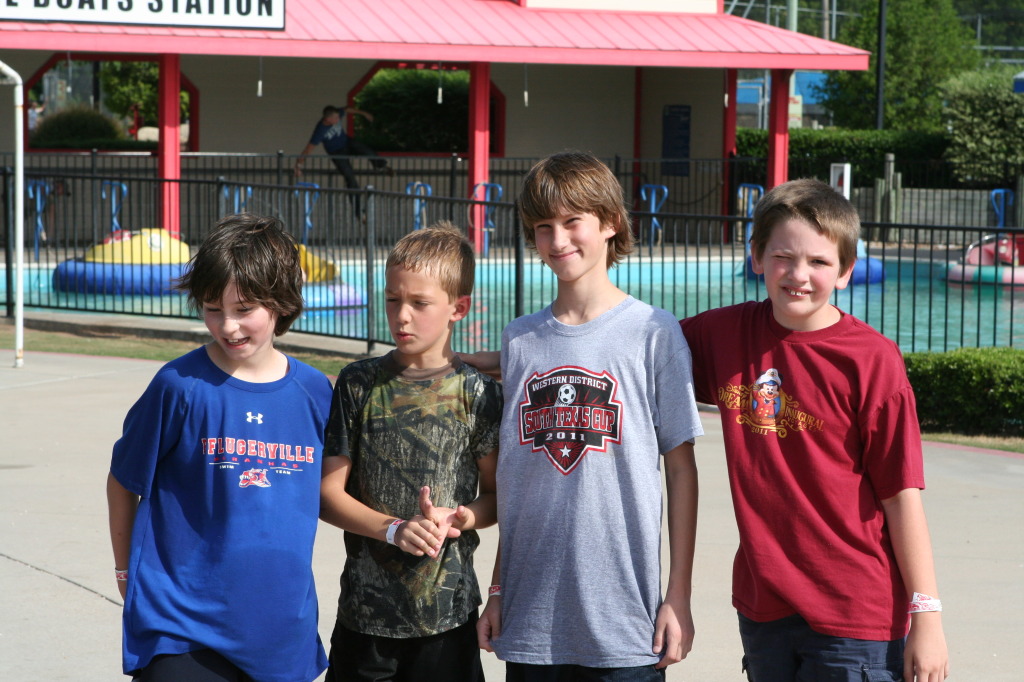2011/05(May)/Dax-Birthday/1024x768_2011-05-08-Dax-Austin-Park-20-Dax-JC-Chance-Case.JPG