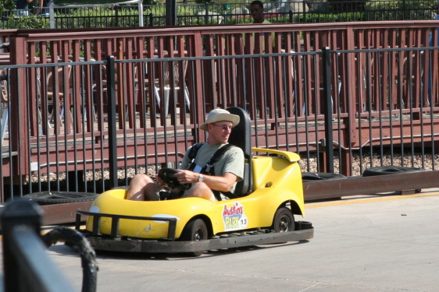 2011/05(May)/Dax-Birthday/640x480_2011-05-08-Dax-Austin-Park-01-Travis.JPG