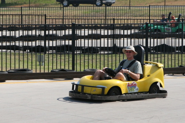 2011/05(May)/Dax-Birthday/640x480_2011-05-08-Dax-Austin-Park-09-Travis.JPG