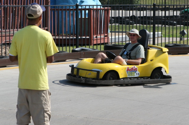 2011/05(May)/Dax-Birthday/640x480_2011-05-08-Dax-Austin-Park-10-Travis.JPG