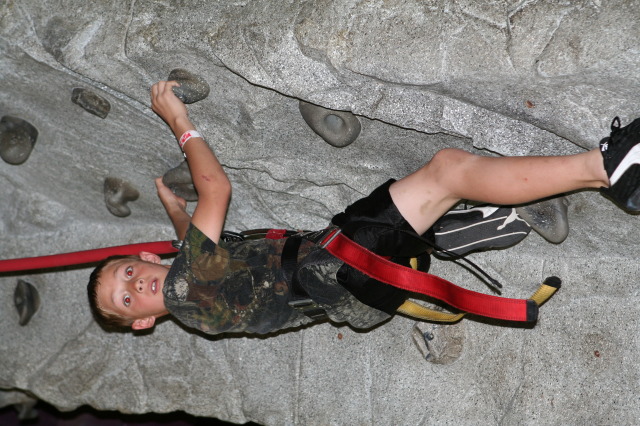 2011/05(May)/Dax-Birthday/640x480_2011-05-08-Dax-Austin-Park-22-JC.JPG