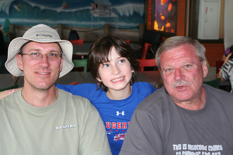 2011/05(May)/Dax-Birthday/800x600_2011-05-08-Dax-Austin-Park-26-Travis-Dax-Jim-Chance.JPG
