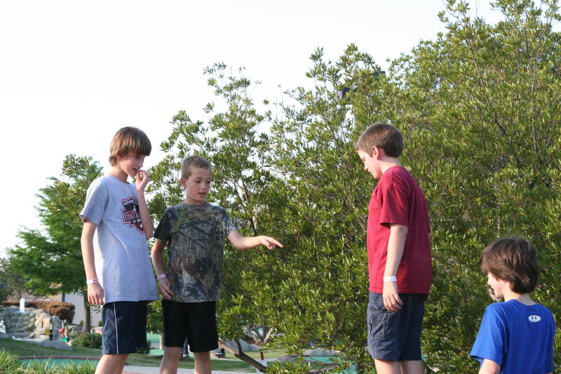 2011/05(May)/Dax-Birthday/800x600_2011-05-08-Dax-Austin-Park-42-Chance-JC-Case.JPG