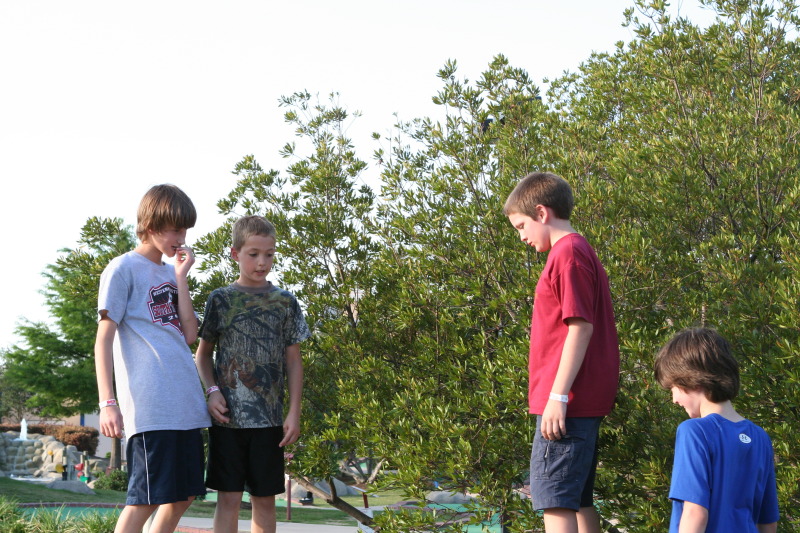 2011/05(May)/Dax-Birthday/800x600_2011-05-08-Dax-Austin-Park-44-Chance-JC-Case.JPG