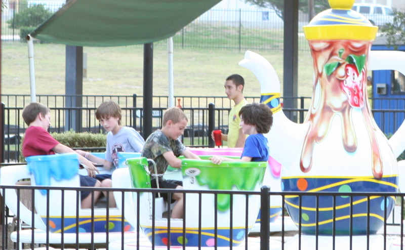 2011/05(May)/Dax-Birthday/800x600_2011-05-08-Dax-Austin-Park-63-Chance-Case-JC.JPG