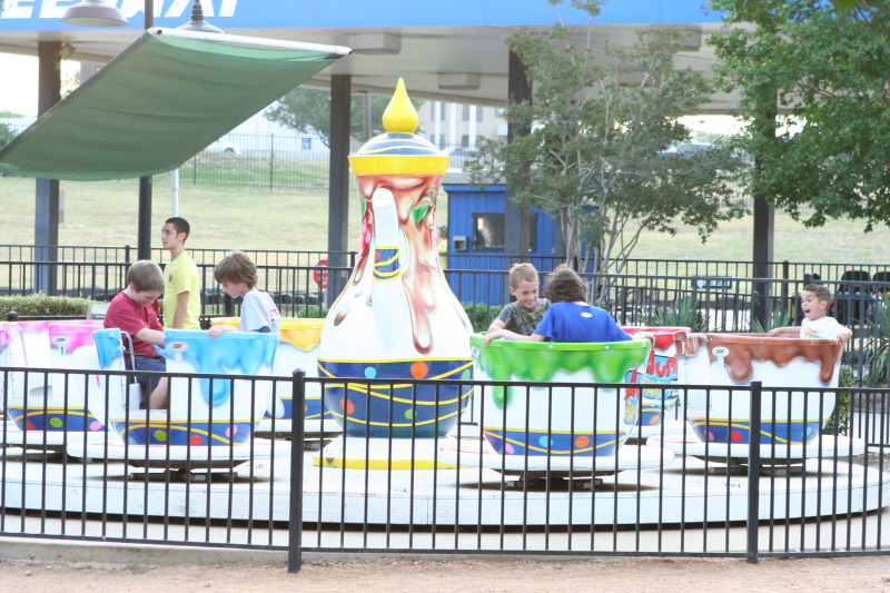 2011/05(May)/Dax-Birthday/800x600_2011-05-08-Dax-Austin-Park-67-JC-Chance-Case.JPG
