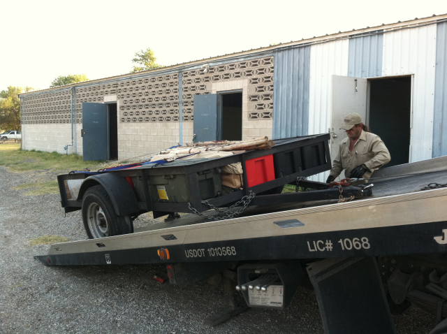 2011-06-25-scouttravel-21-broken-trailer-Broken-Trailer.jpg