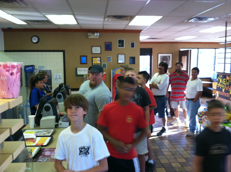 2011/06(June)/Troop-214-Summer-Camp/2-Carlsbad-Caverns/2011-06-26-Troop214-01-breakfast-Chance.jpg