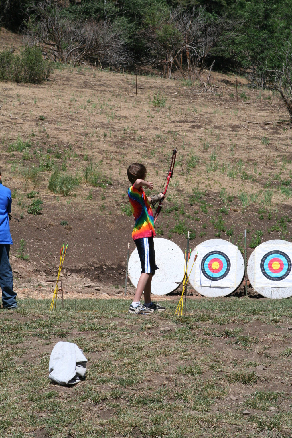 2011/06(June)/Troop-214-Summer-Camp/3-Camp-Wehinahpay/1024x768_2011-06-28-Camp-Wehinahpay-04-Chance-archery.JPG