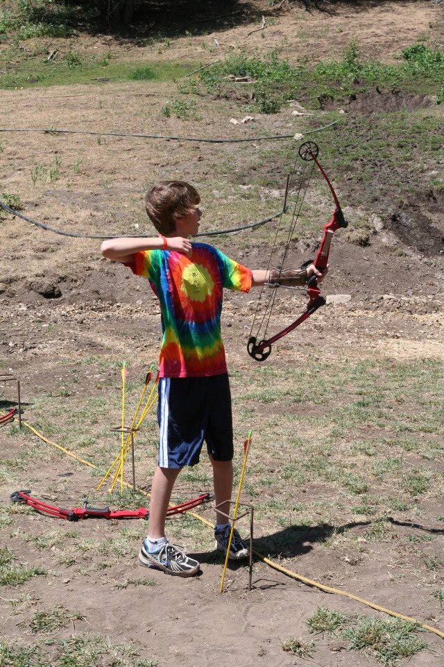 2011-06-28-Camp-Wehinahpay-13-Chance-archery.JPG